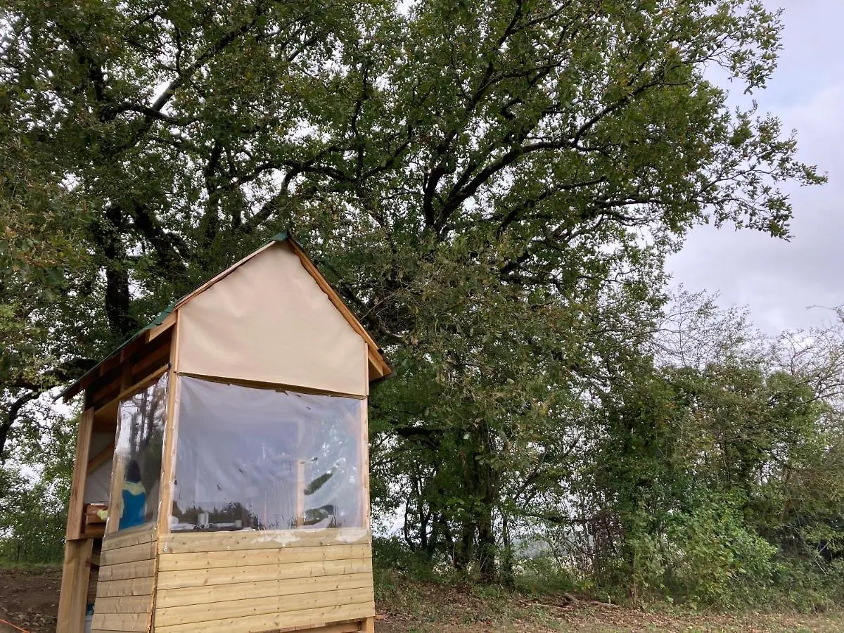 Idrac-Respailles Cabane Bivouac Avec Echelle A L'Ombre Des Chenes 0*,  צרפת